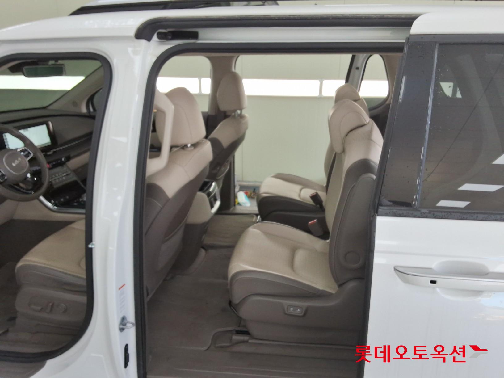 2022 - kia carnival