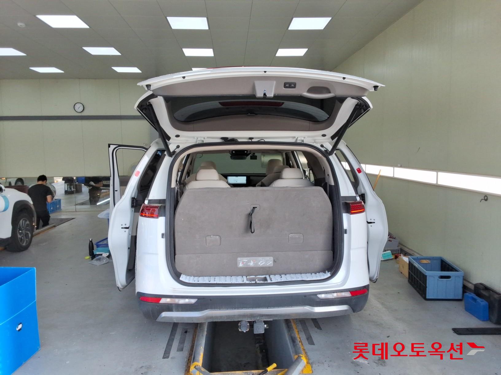 2022 - kia carnival