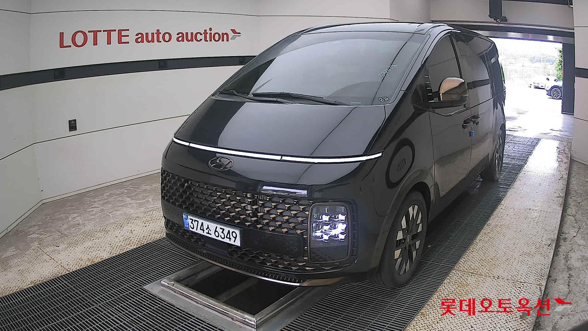 2022 - hyundai staria