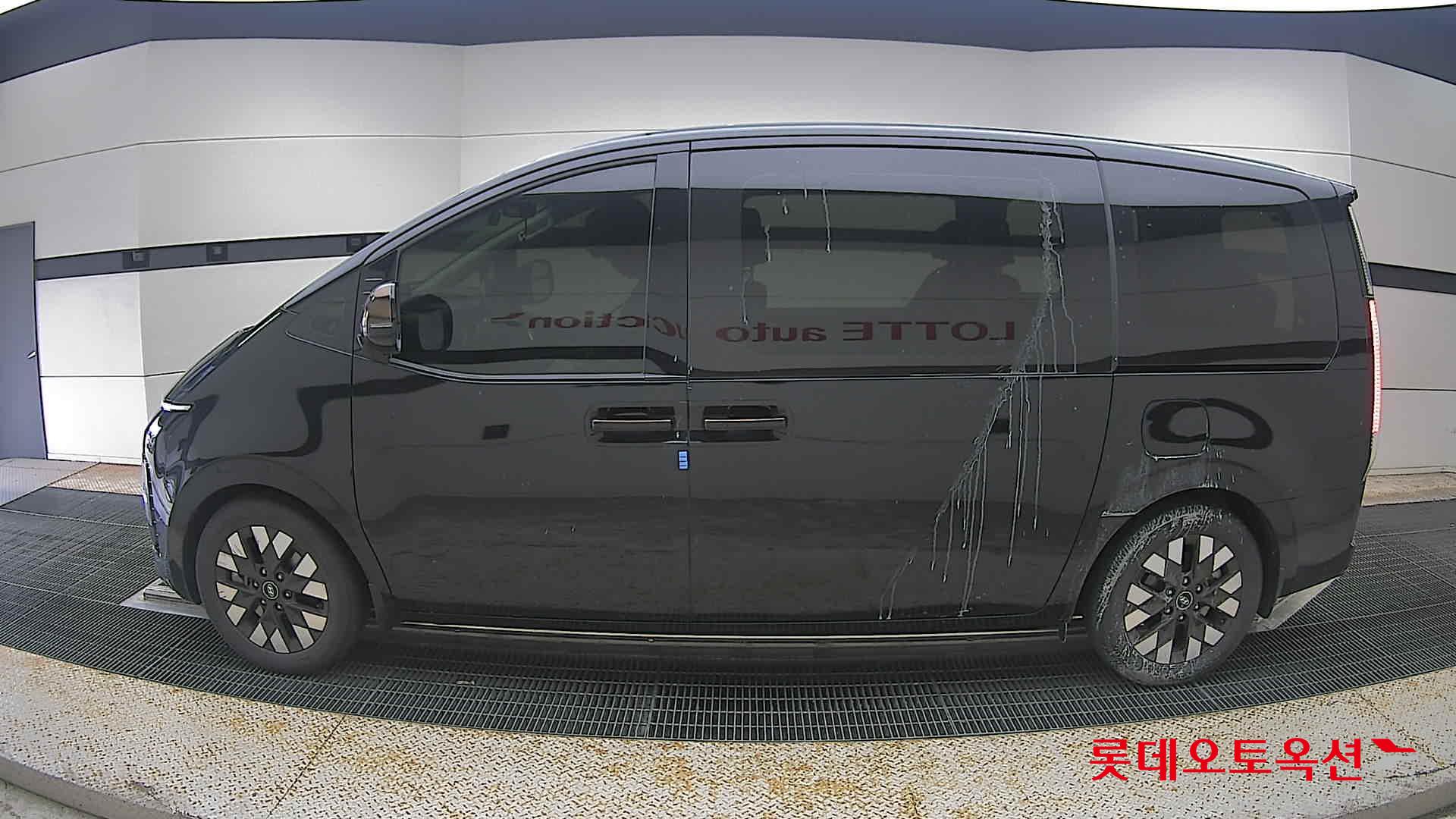 2022 - hyundai staria