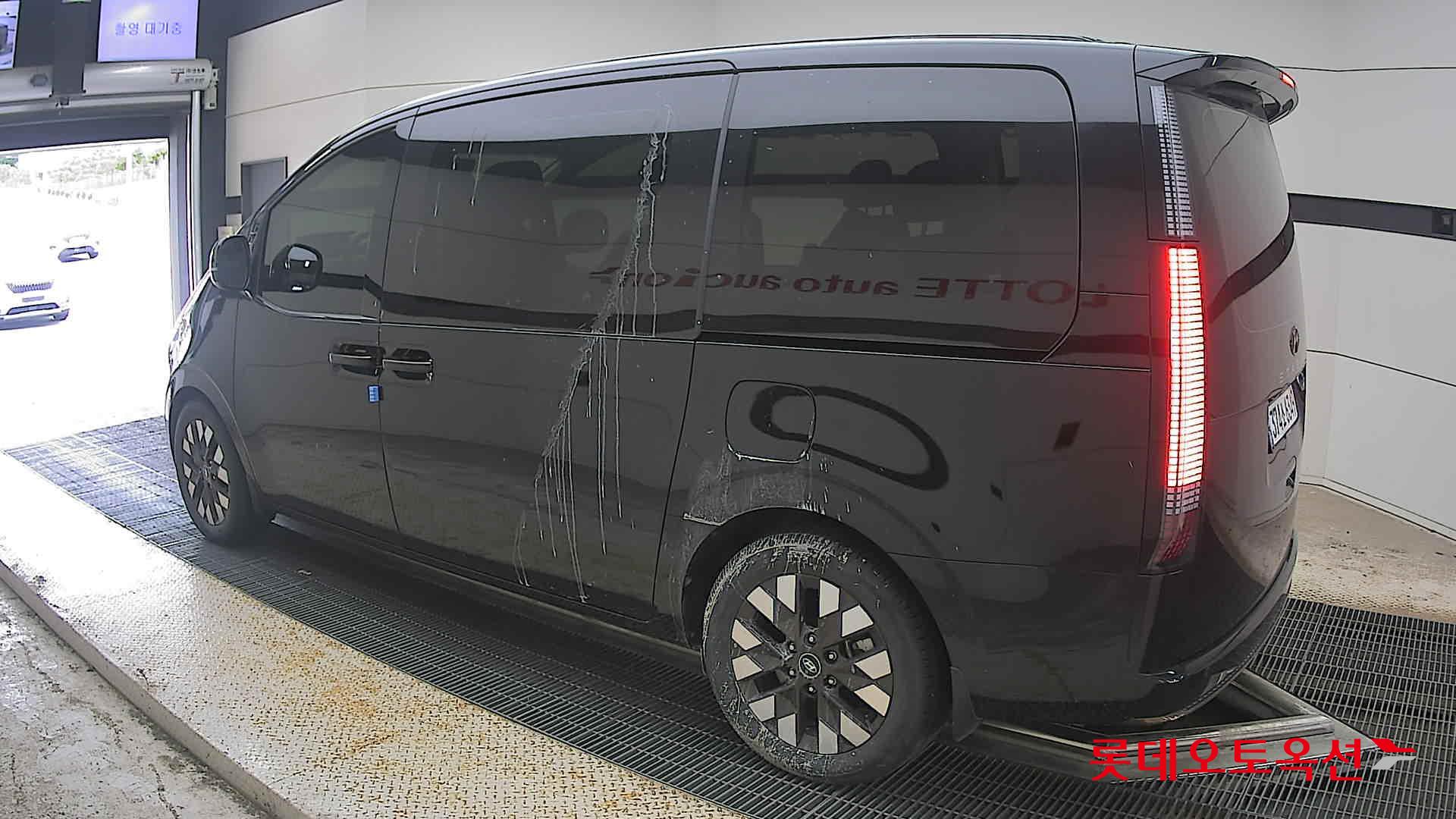 2022 - hyundai staria