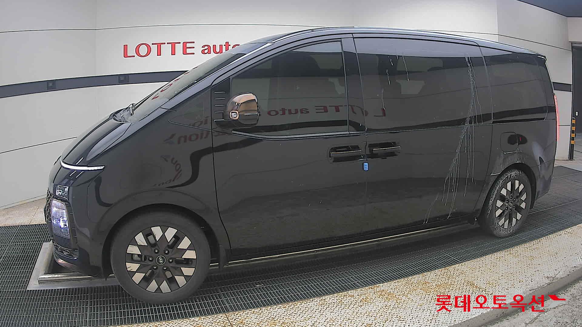 2022 - hyundai staria