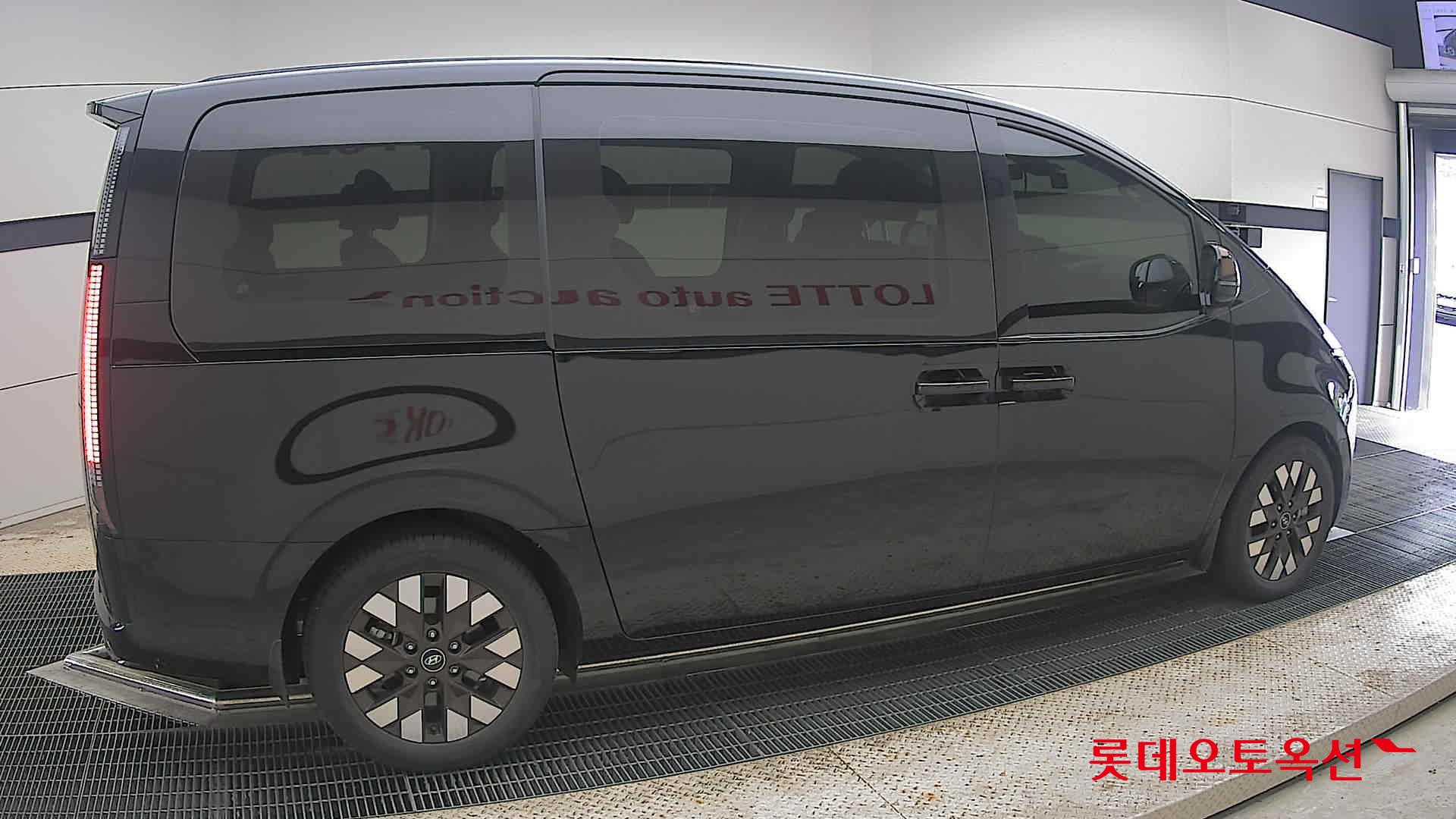 2022 - hyundai staria