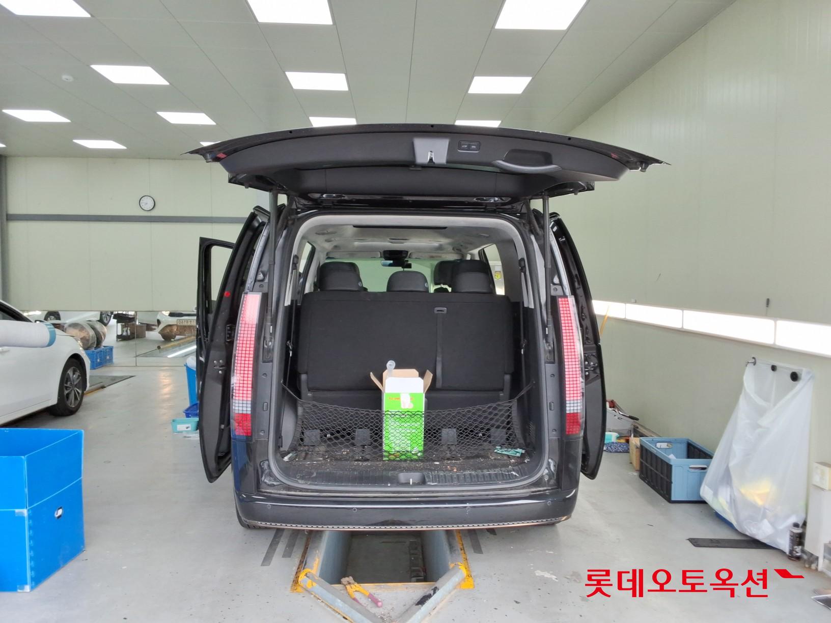 2022 - hyundai staria