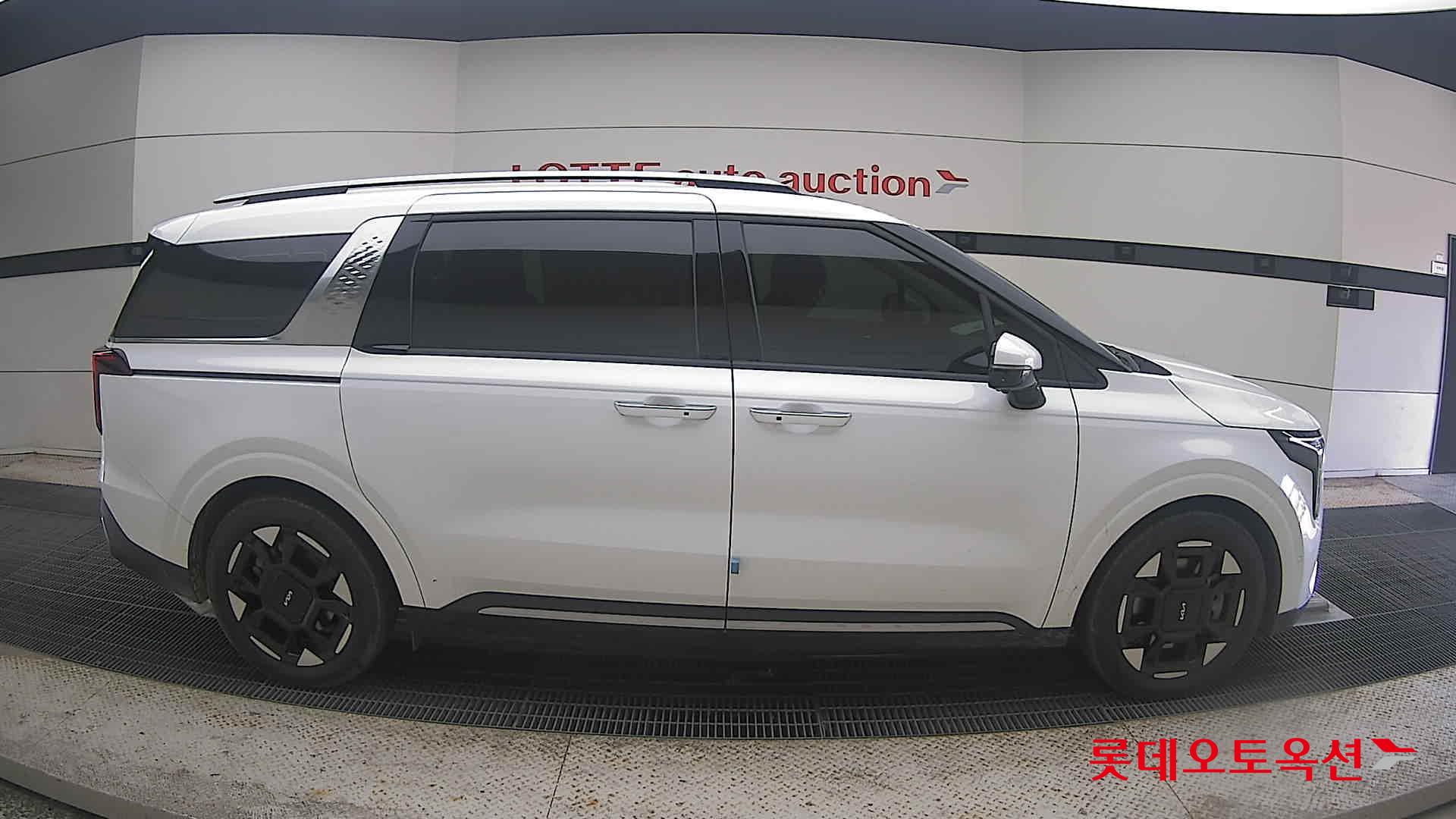 Kia Carnival 2025 Белый из Кореи, фото 3