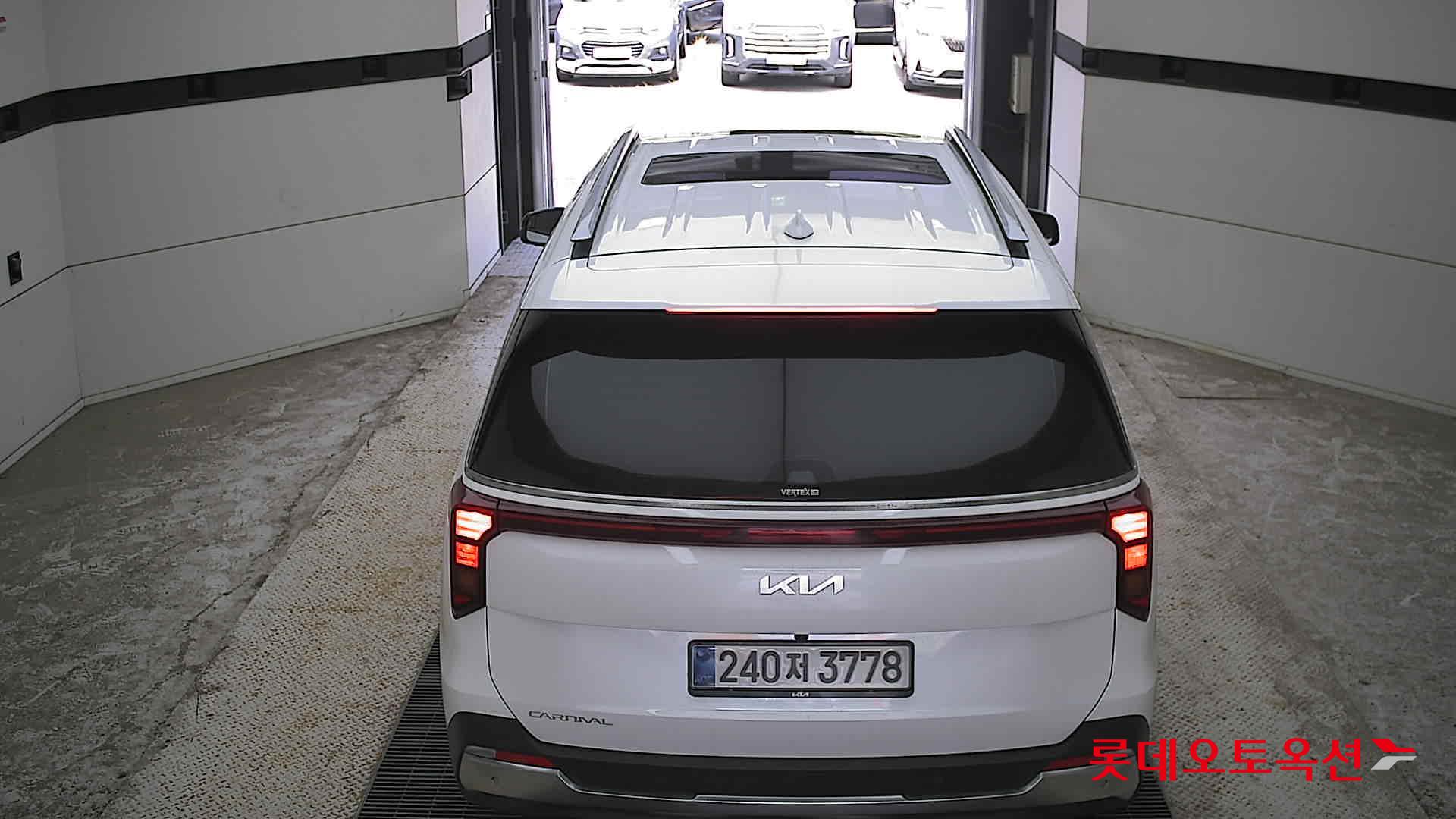 Kia Carnival 2025 Белый из Кореи, фото 5