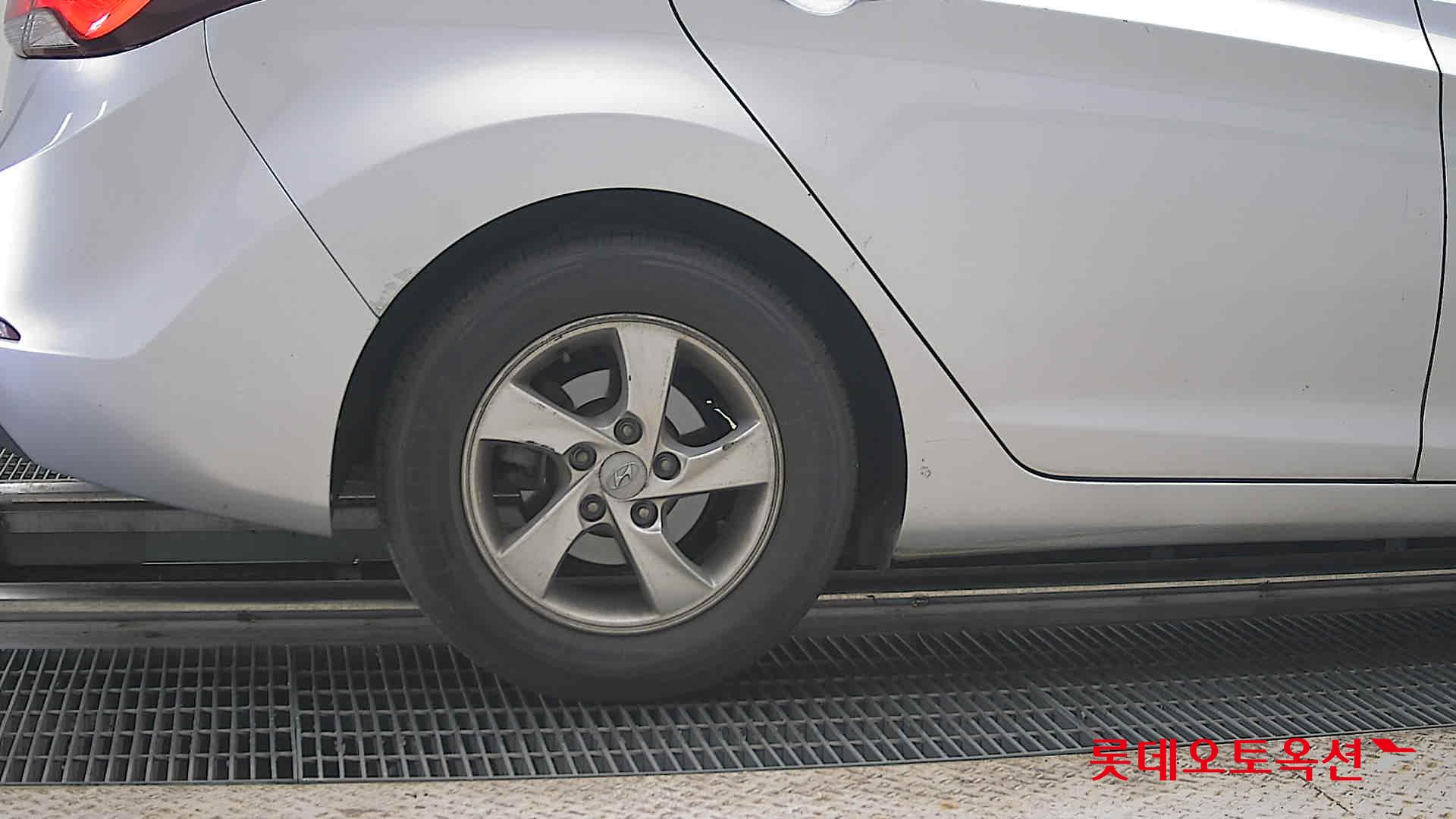 2015 - hyundai avante