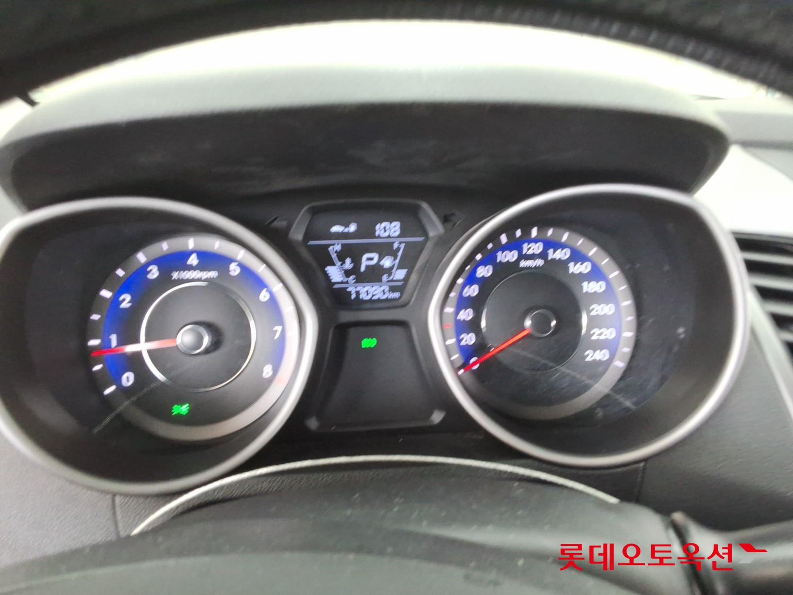 2015 - hyundai avante