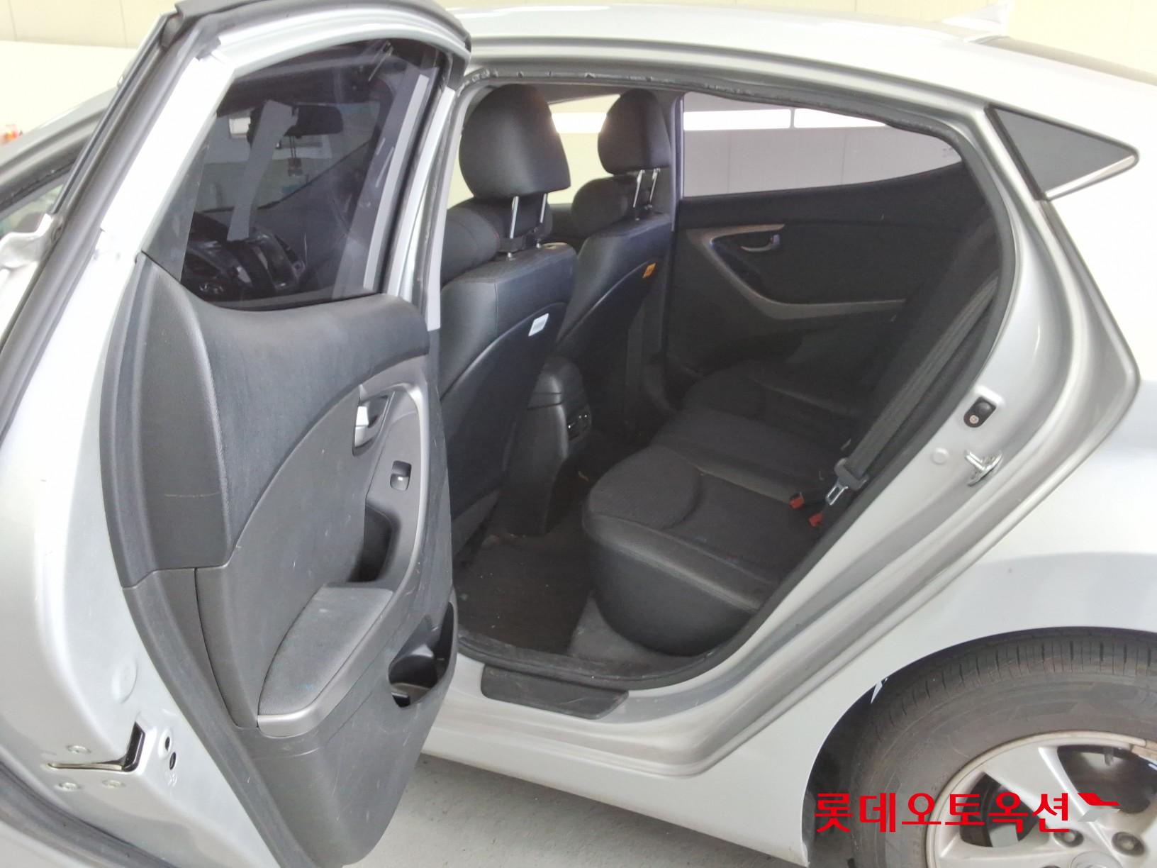 2015 - hyundai avante