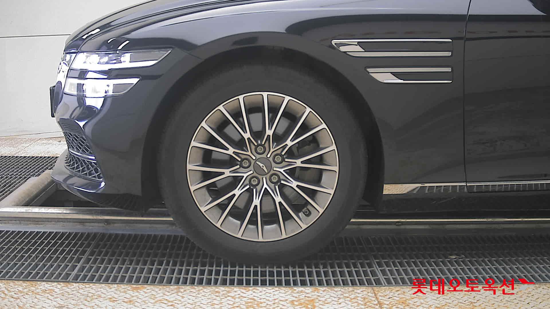 2022 - genesis g80