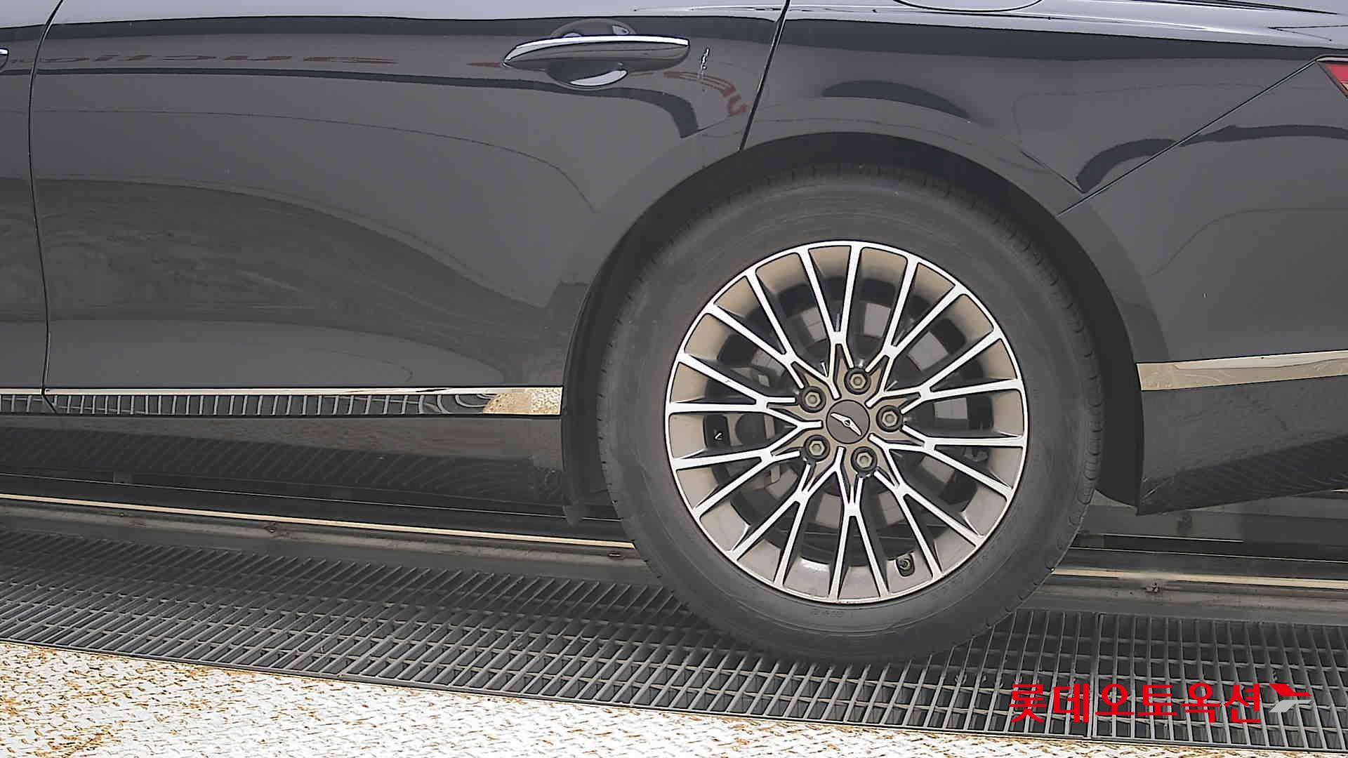 2022 - genesis g80