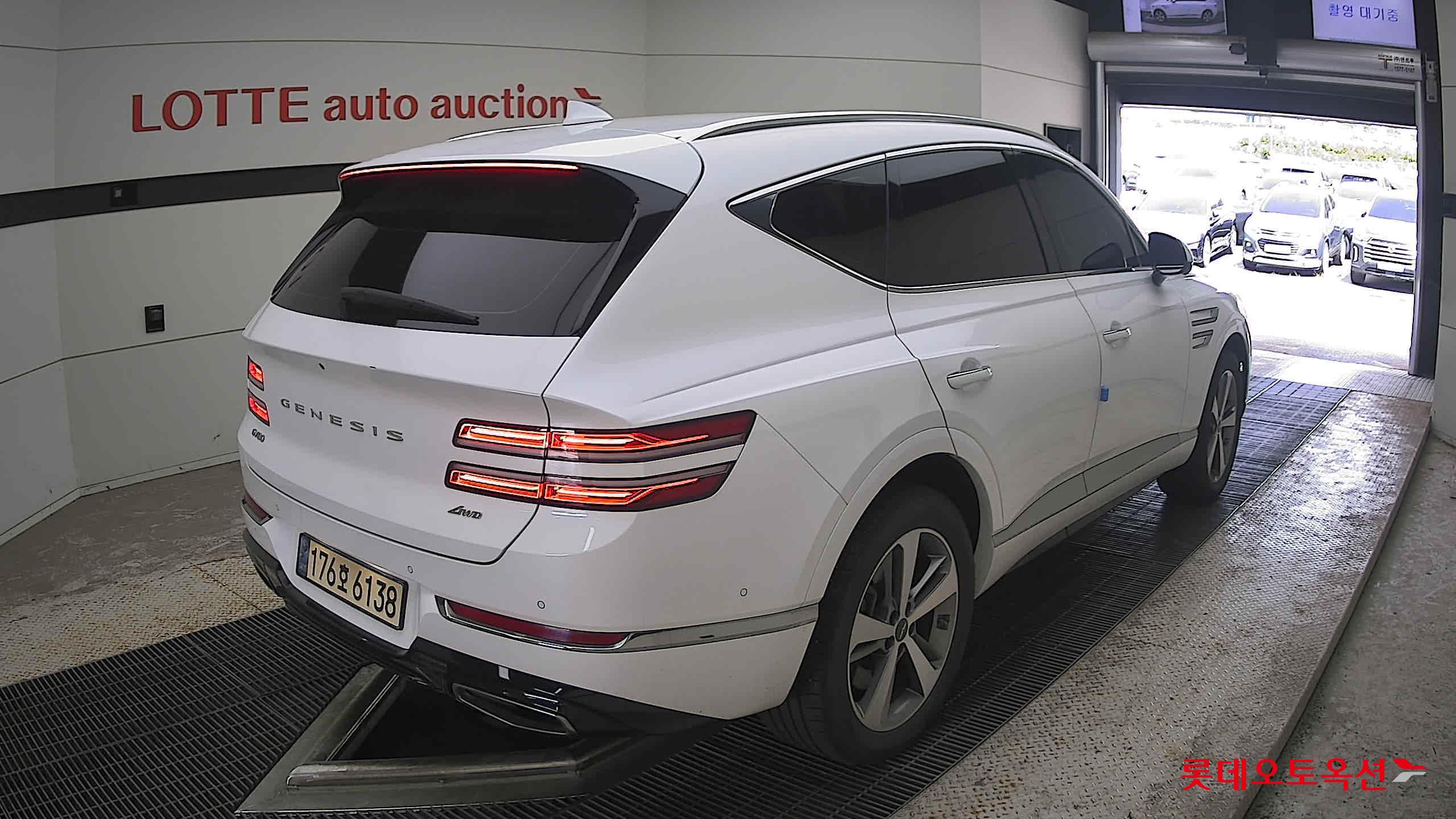 2022 - genesis gv80