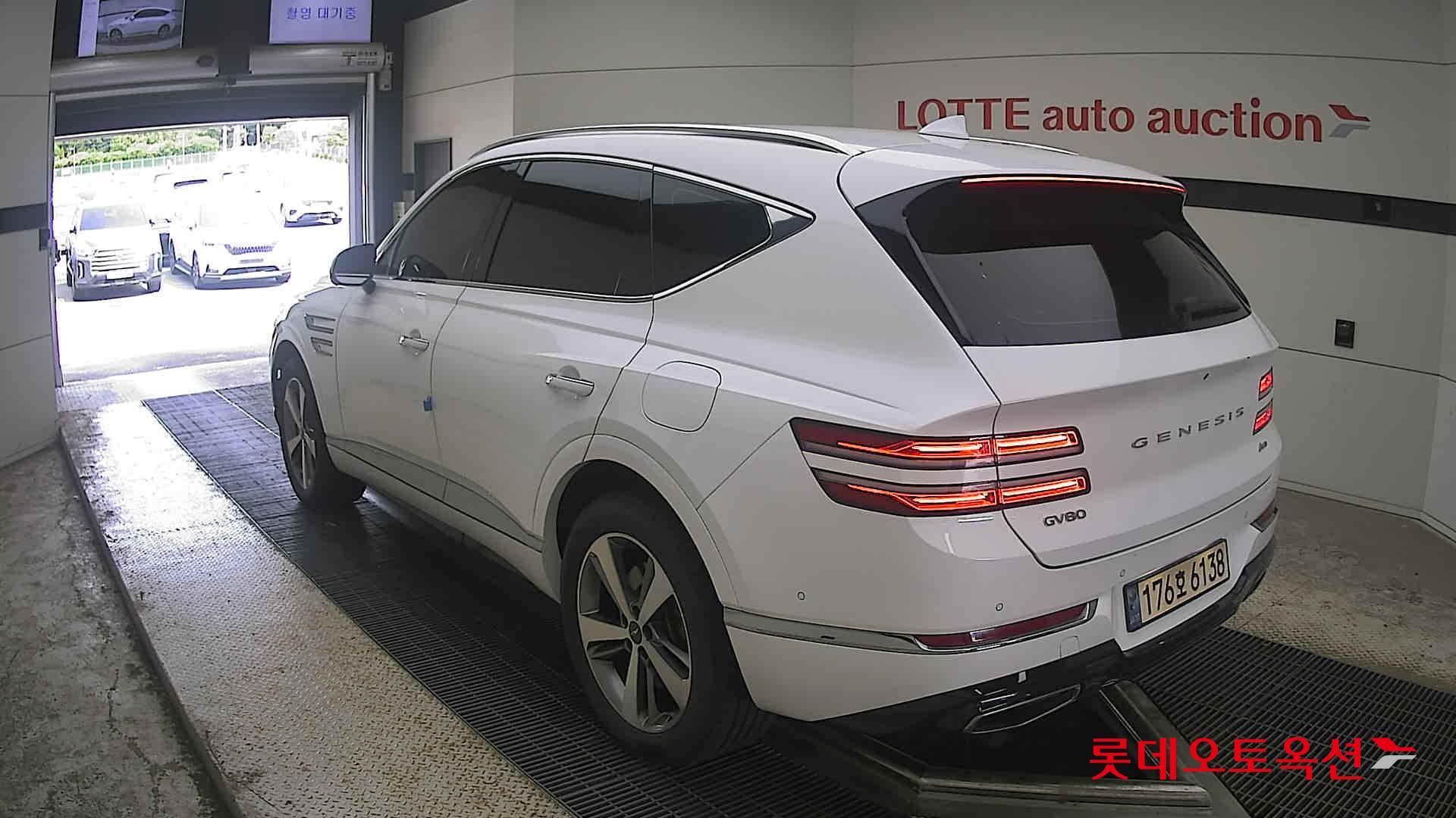 2022 - genesis gv80