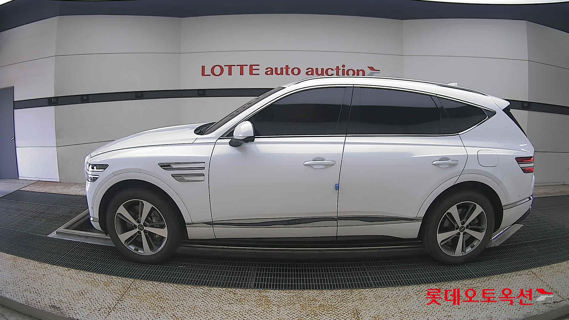 2022 - genesis gv80