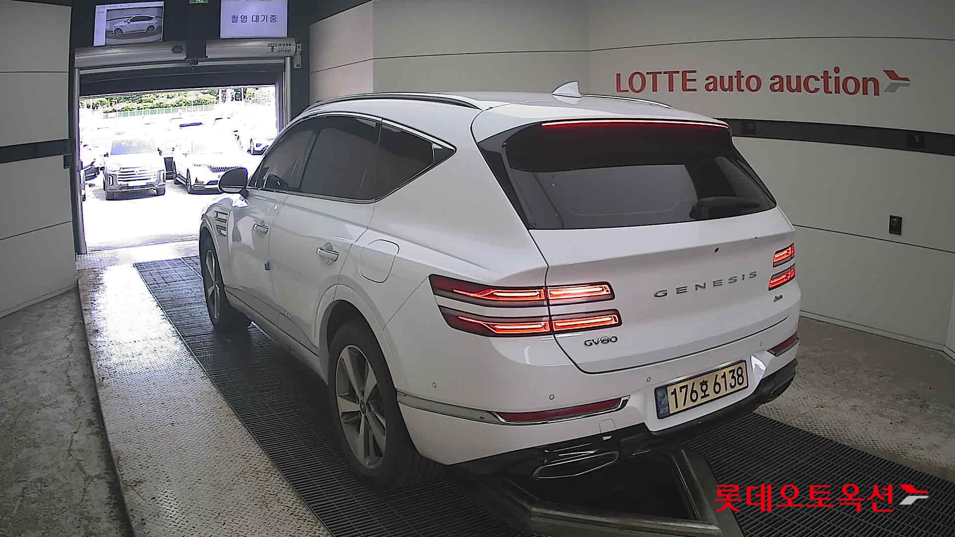 2022 - genesis gv80
