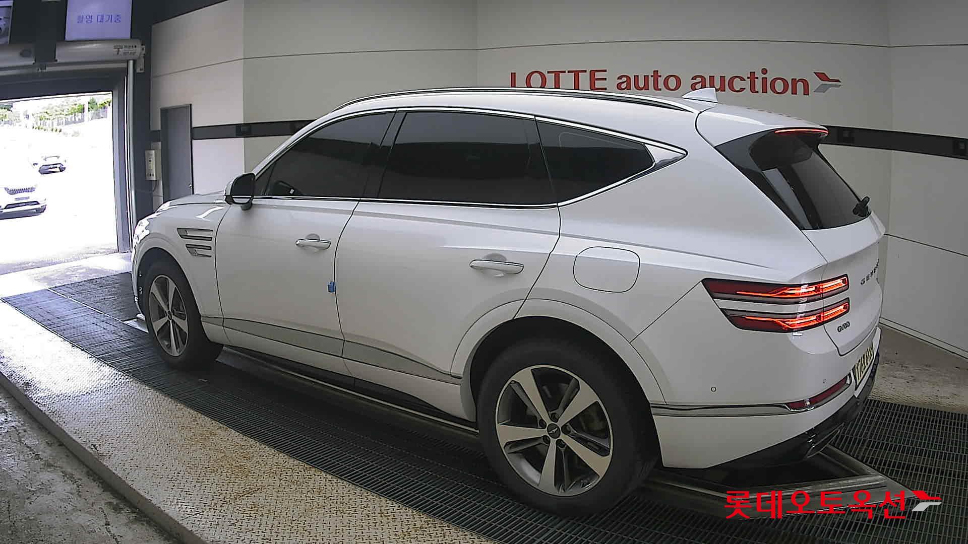2022 - genesis gv80