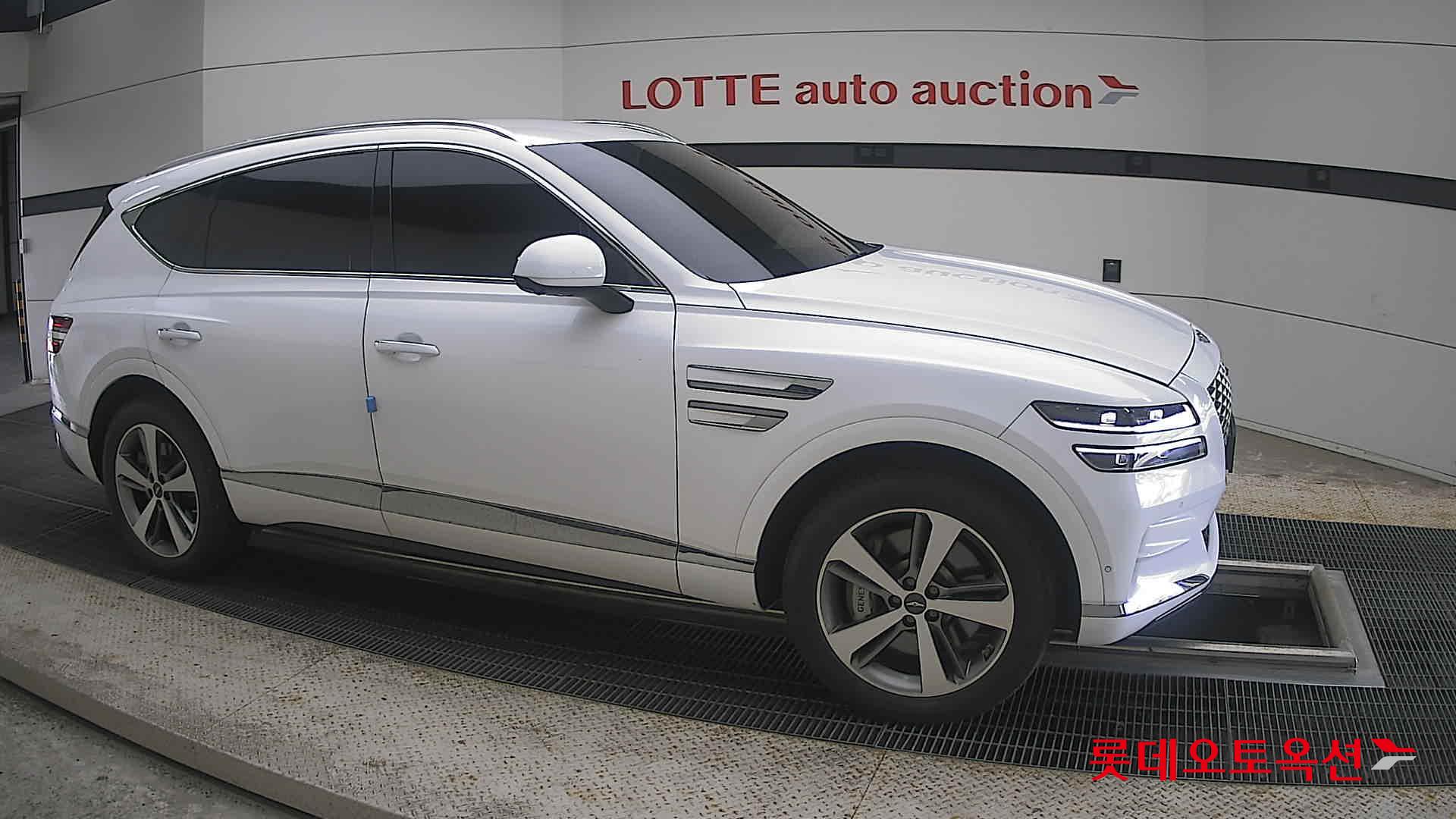 2022 - genesis gv80