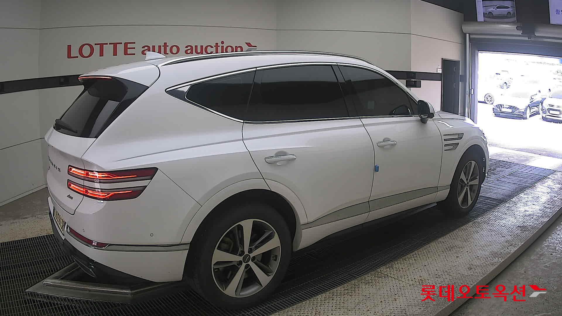 2022 - genesis gv80