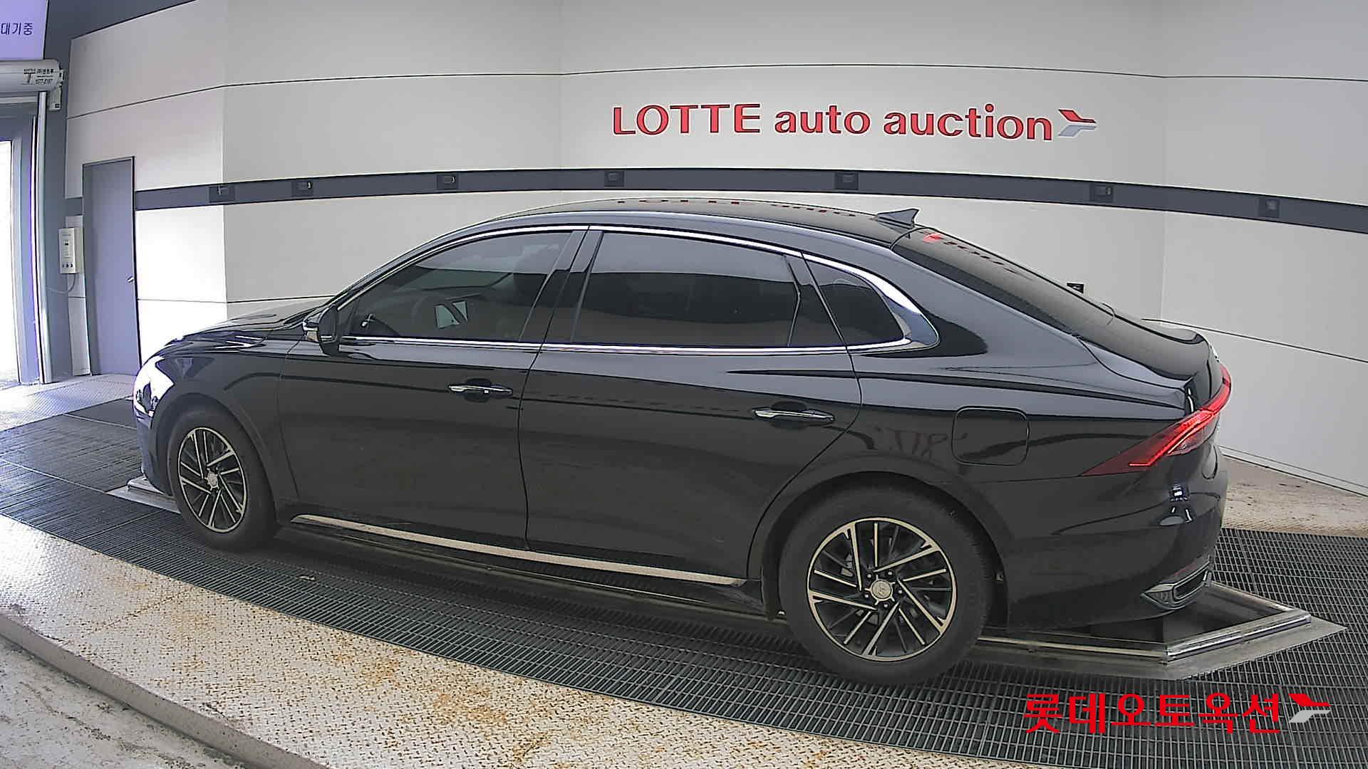 2022 - hyundai grandeur