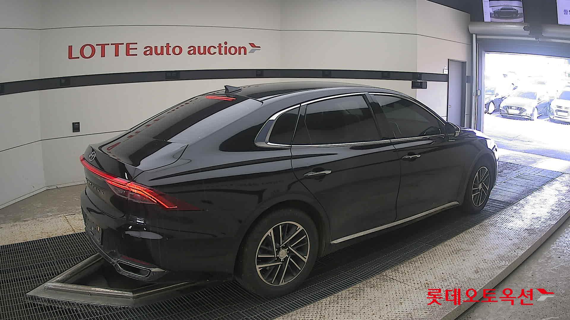 2022 - hyundai grandeur