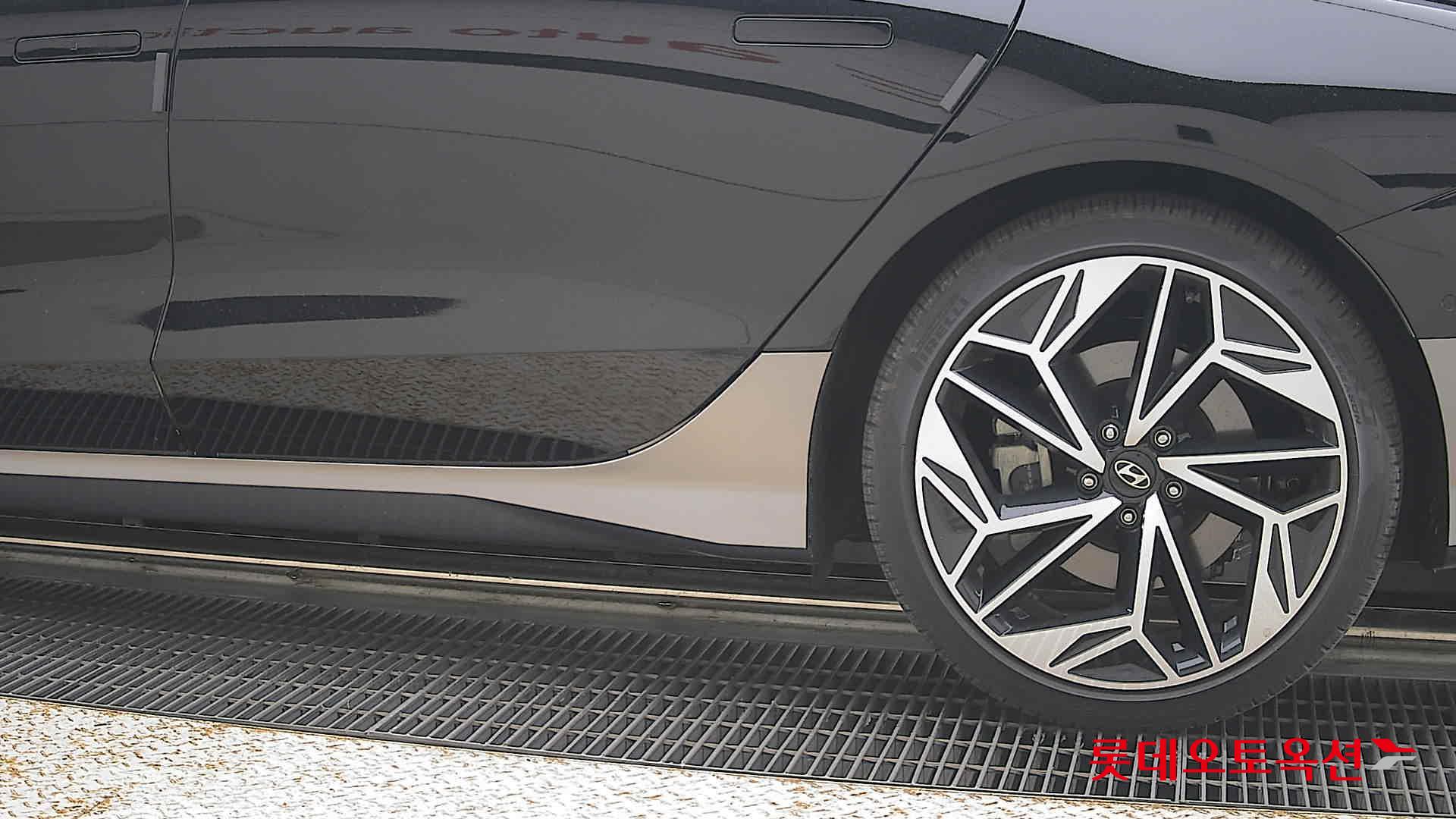 2023 - hyundai ioniq