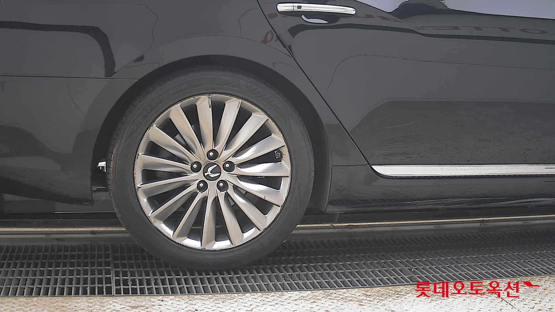 2015 - hyundai equus