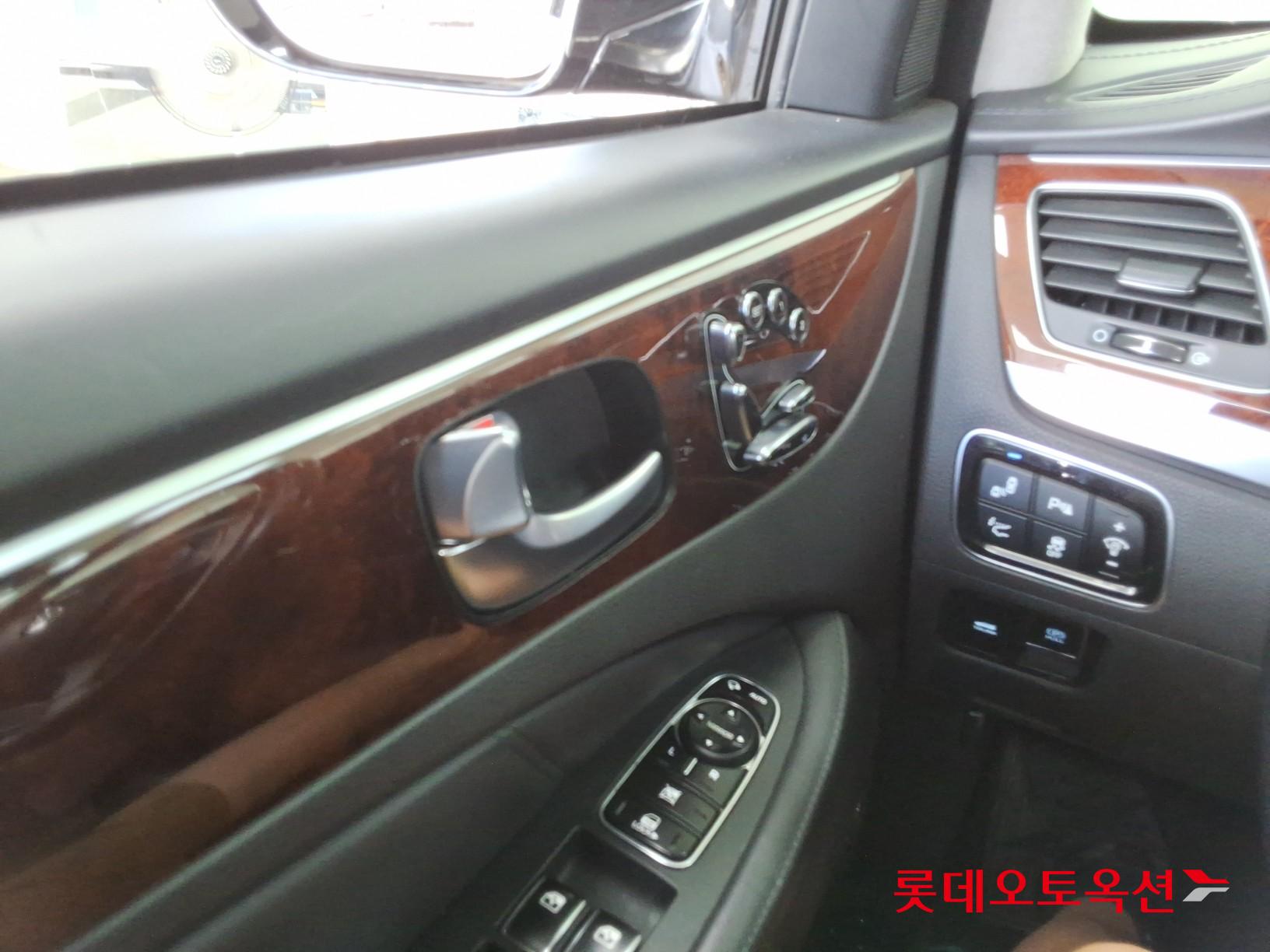 2015 - hyundai equus