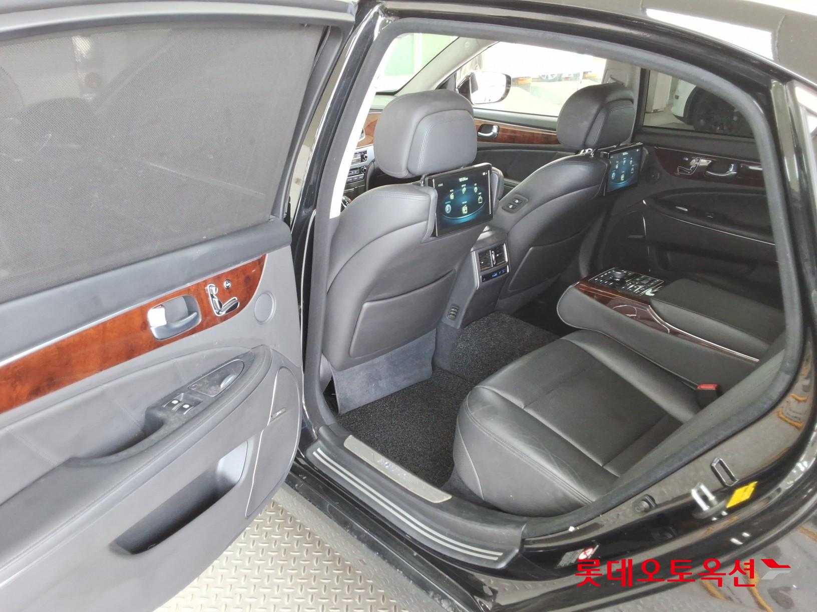 2015 - hyundai equus