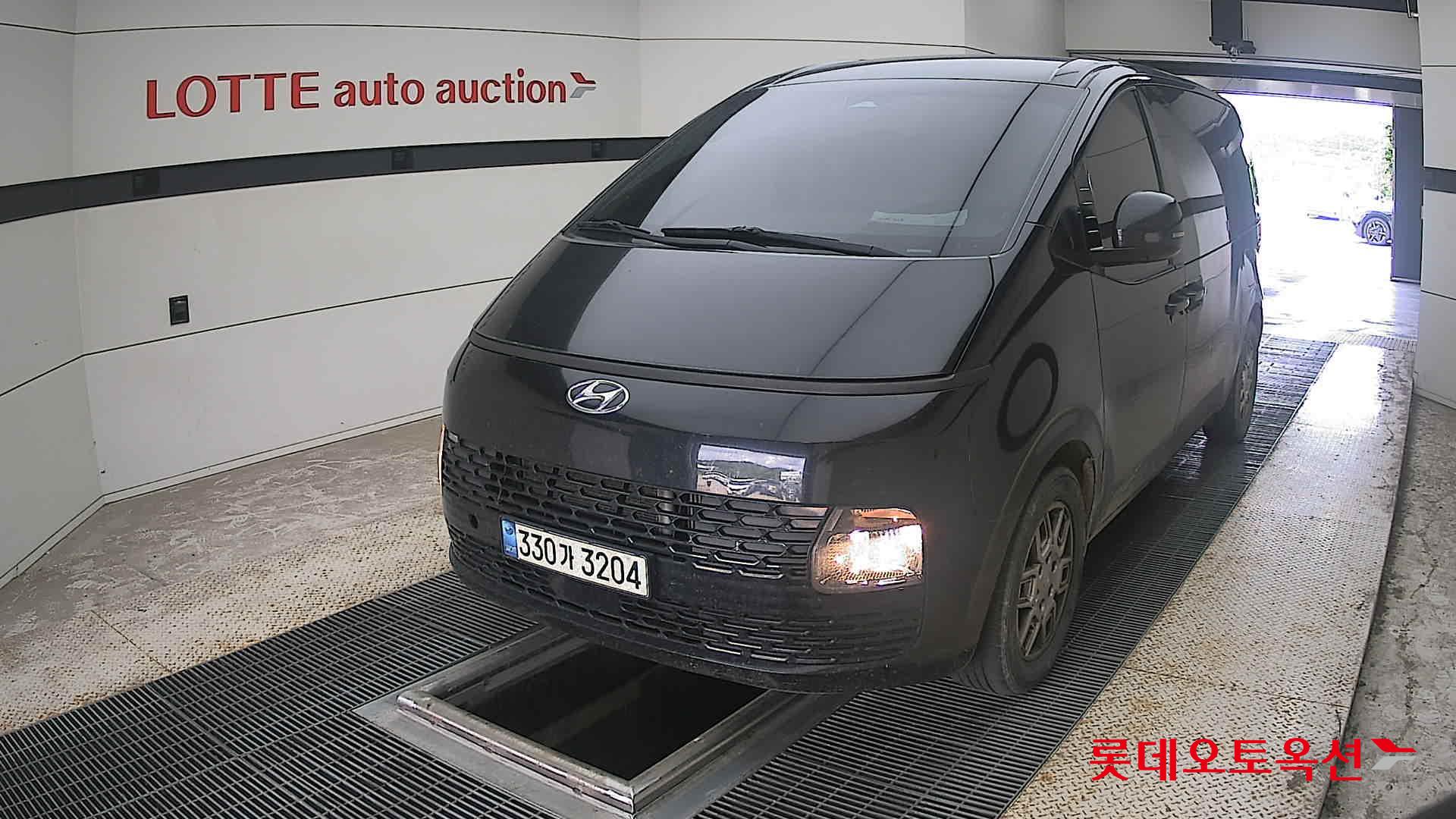 2022 - hyundai staria
