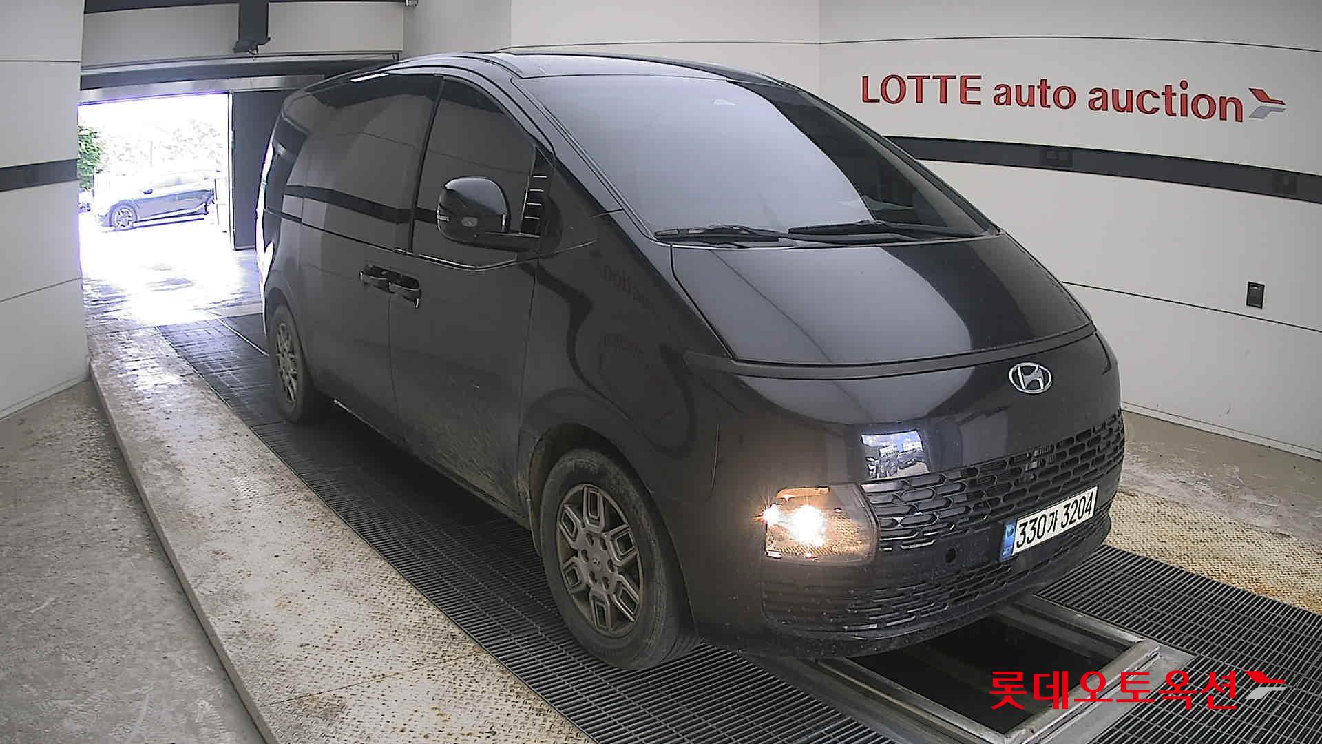 2022 - hyundai staria