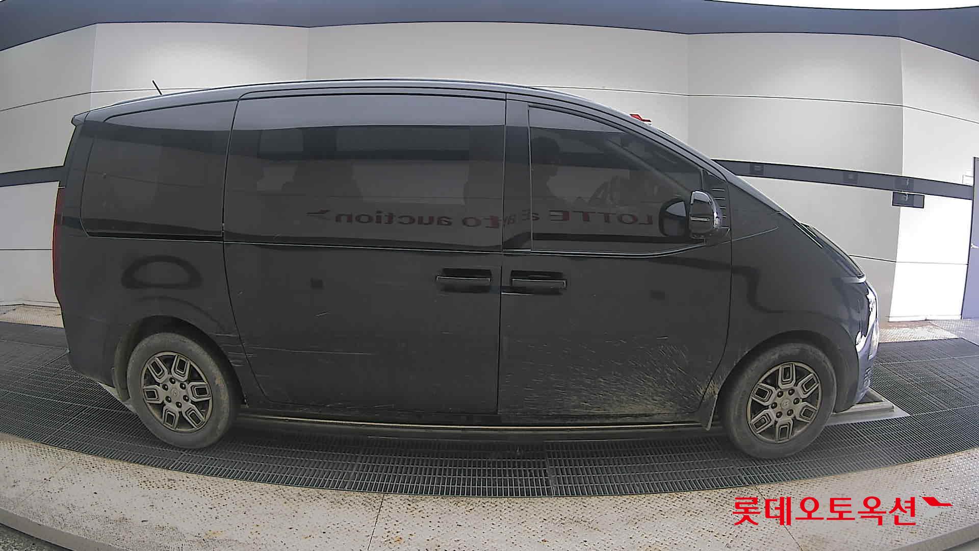 2022 - hyundai staria