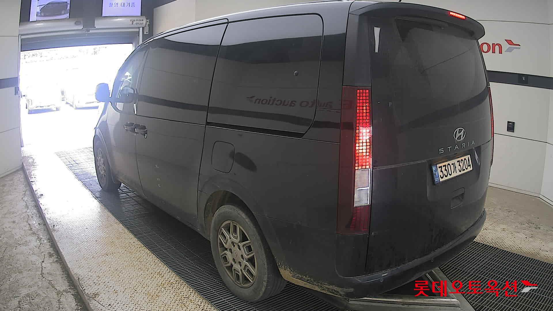 2022 - hyundai staria