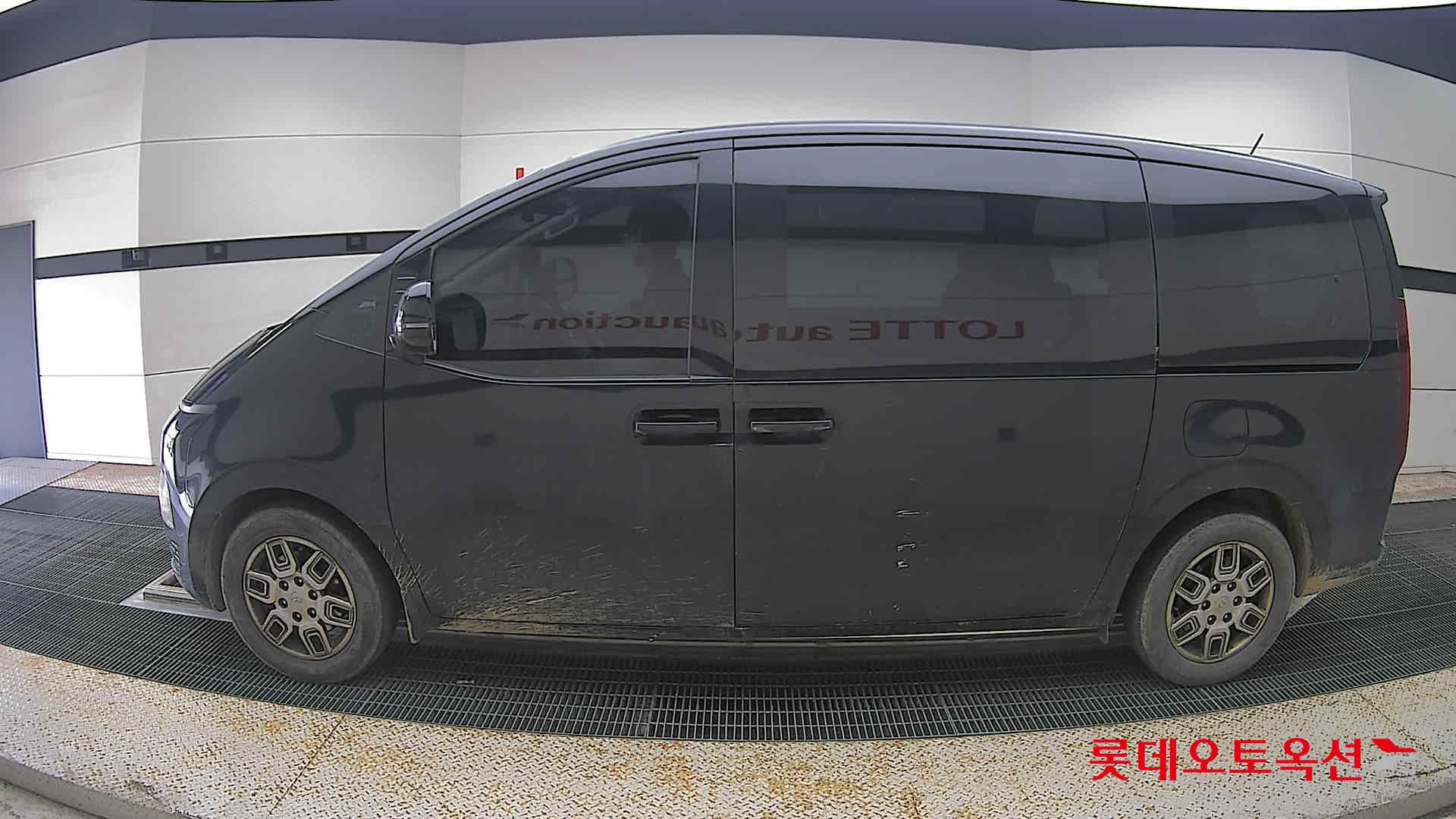 2022 - hyundai staria