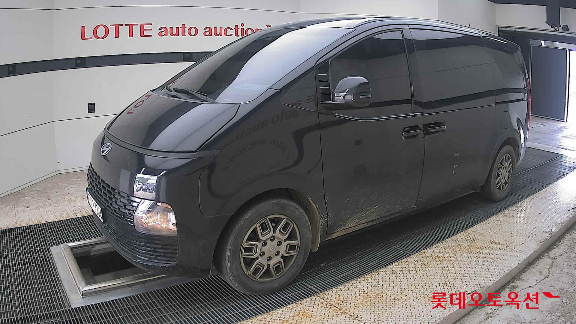 2022 - hyundai staria