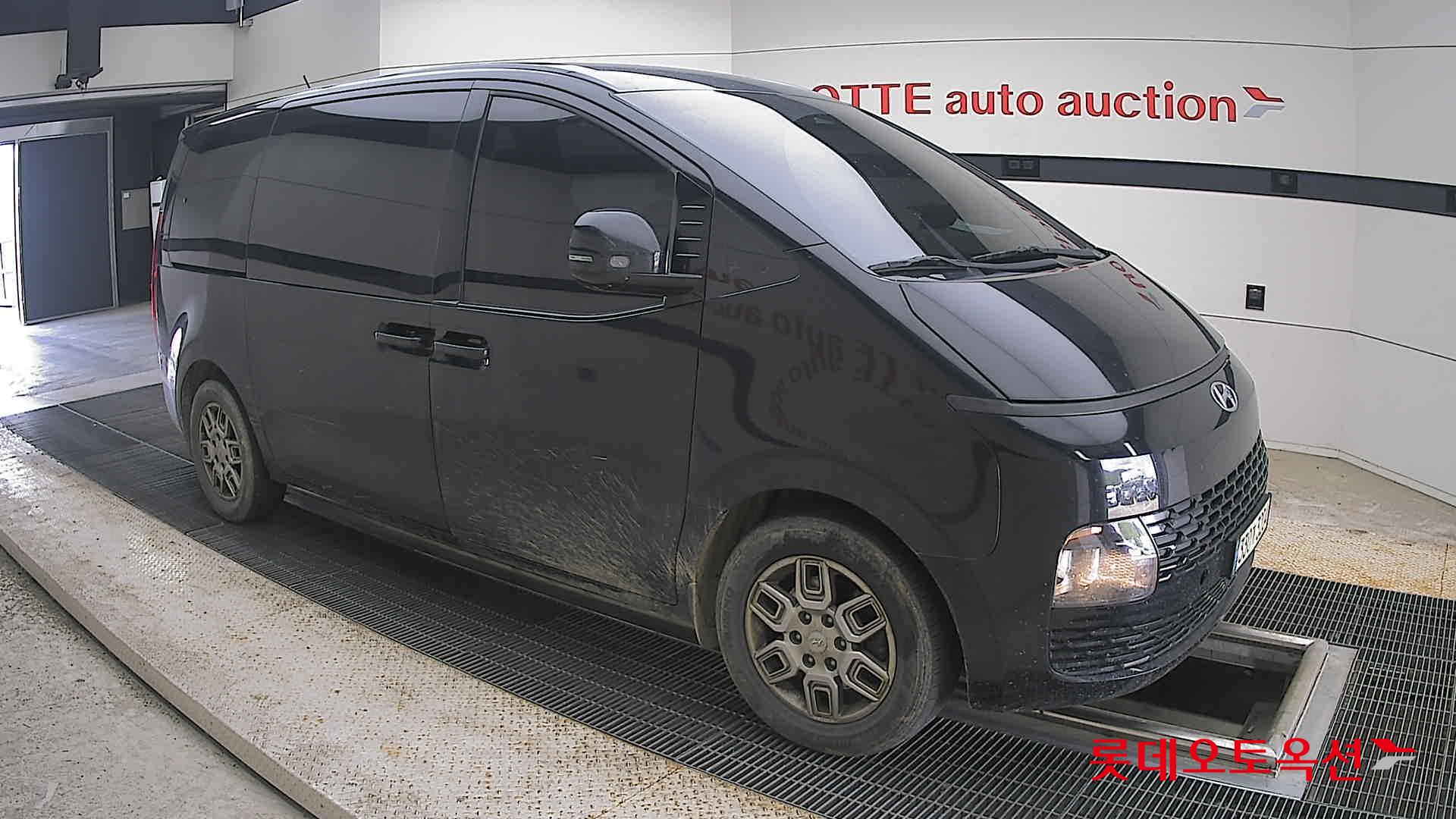 2022 - hyundai staria