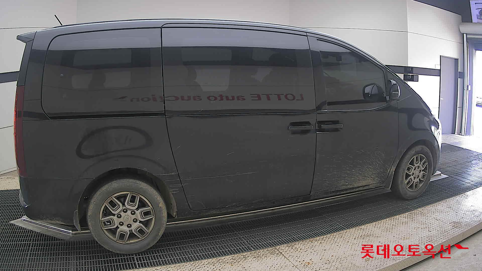 2022 - hyundai staria