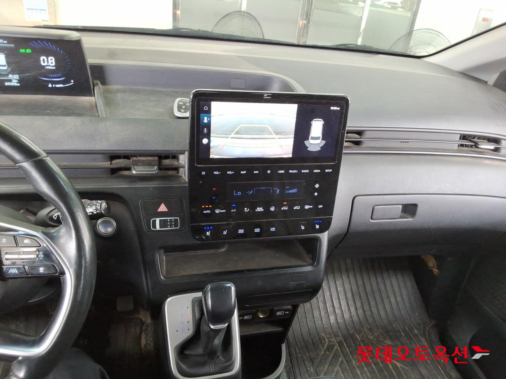 2022 - hyundai staria