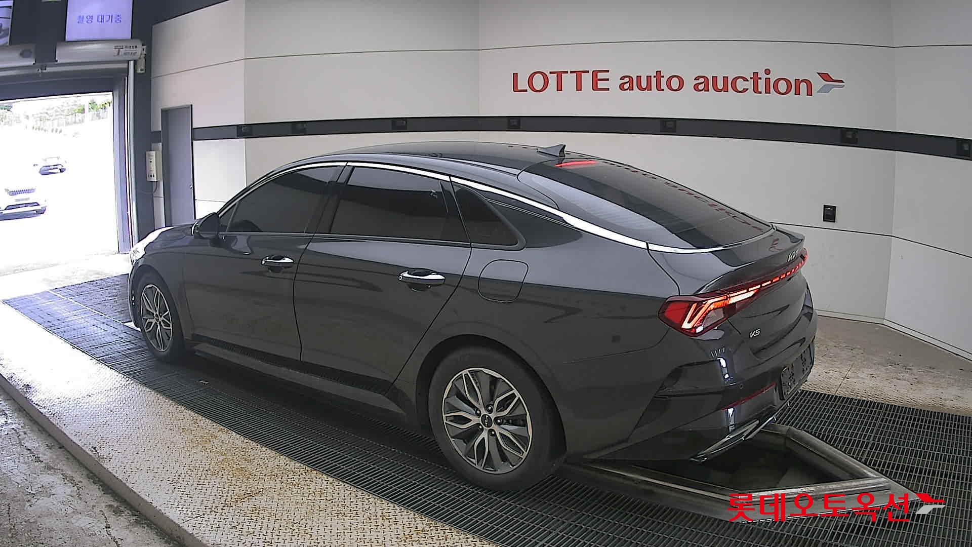 2023 - kia k5