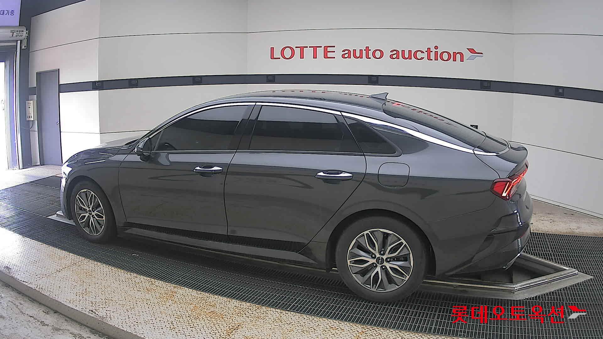 2023 - kia k5