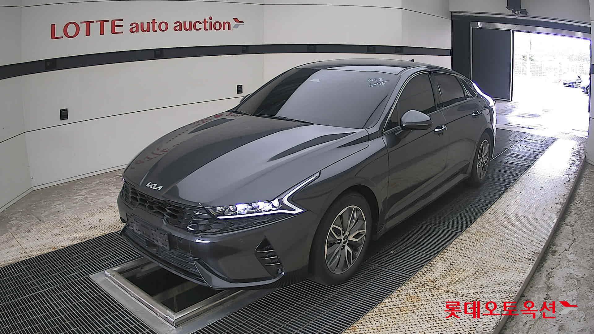 2023 - kia k5