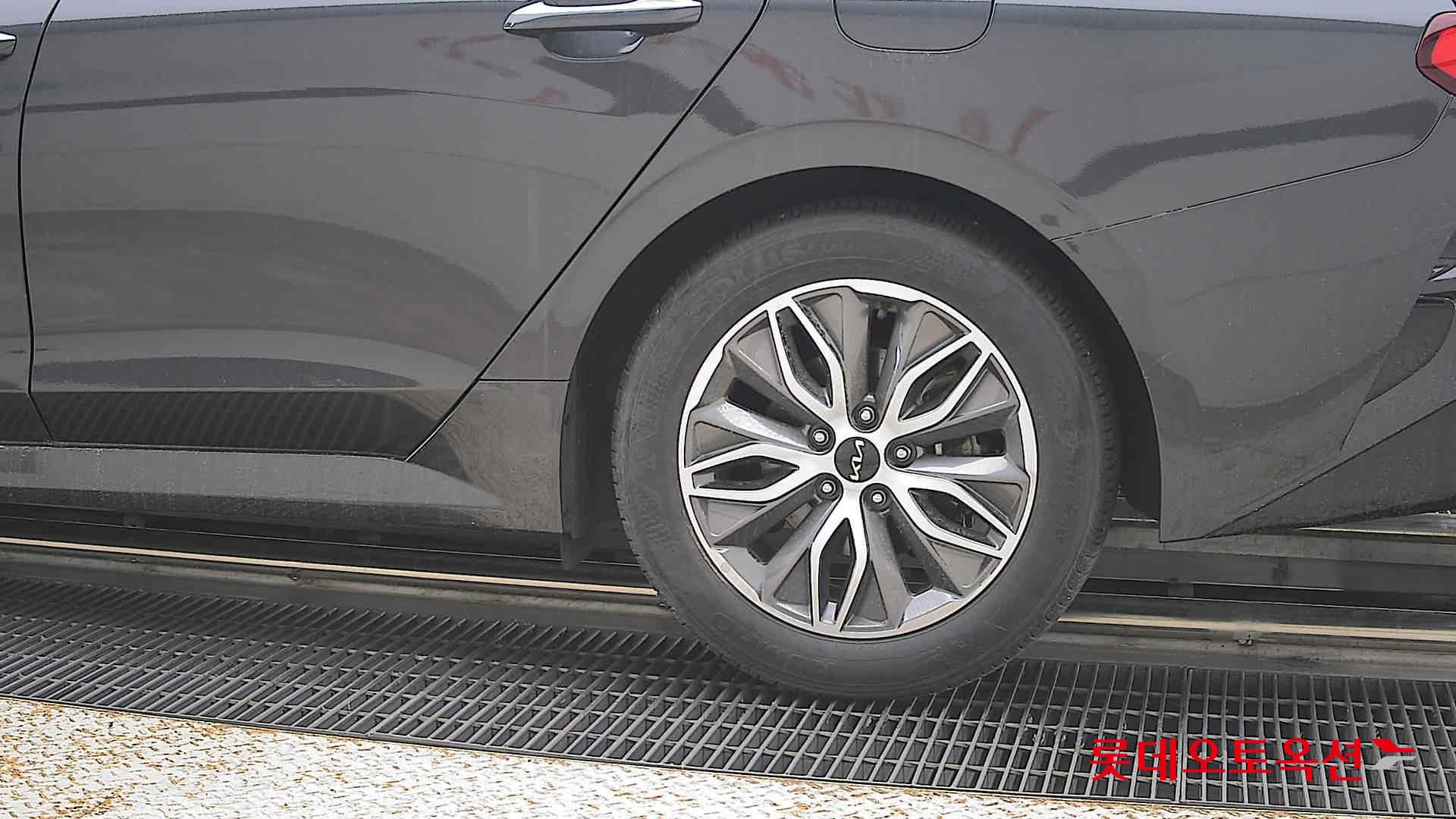 2023 - kia k5