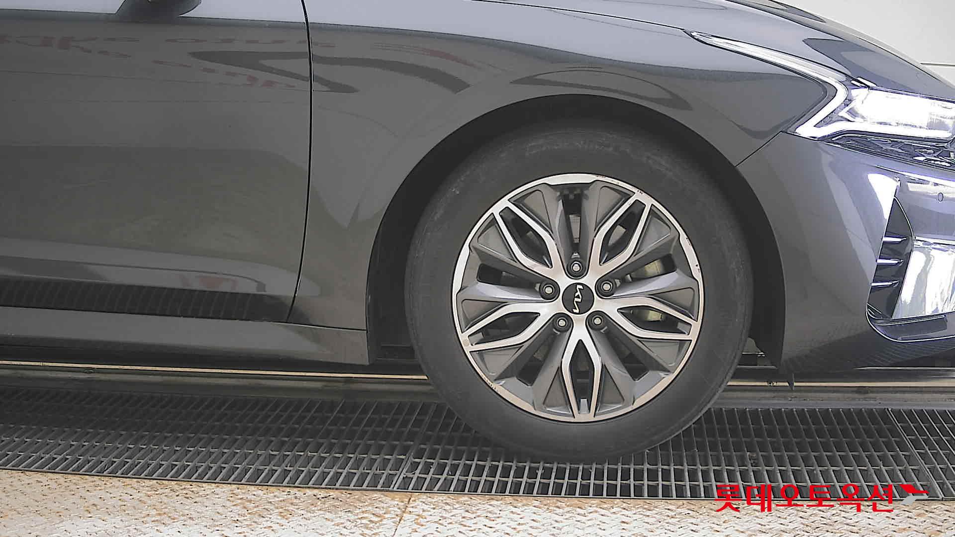 2023 - kia k5