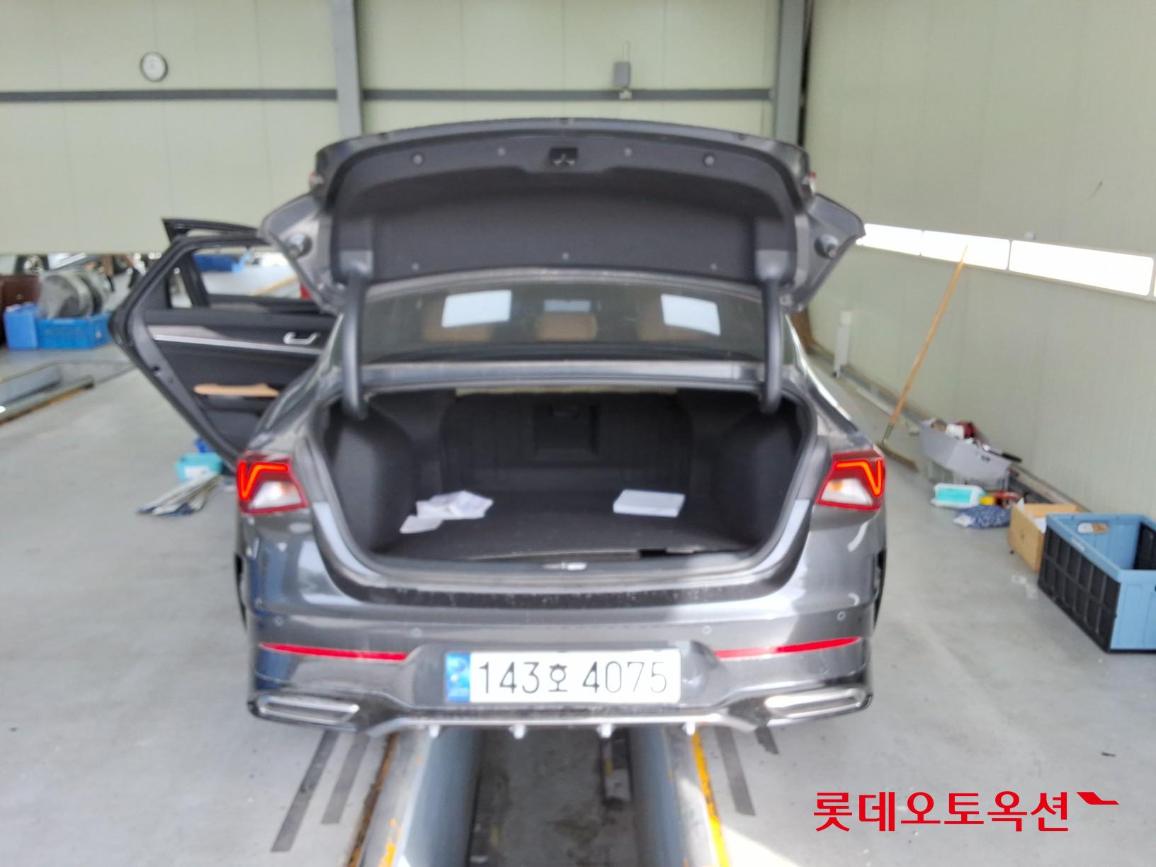 2023 - kia k5