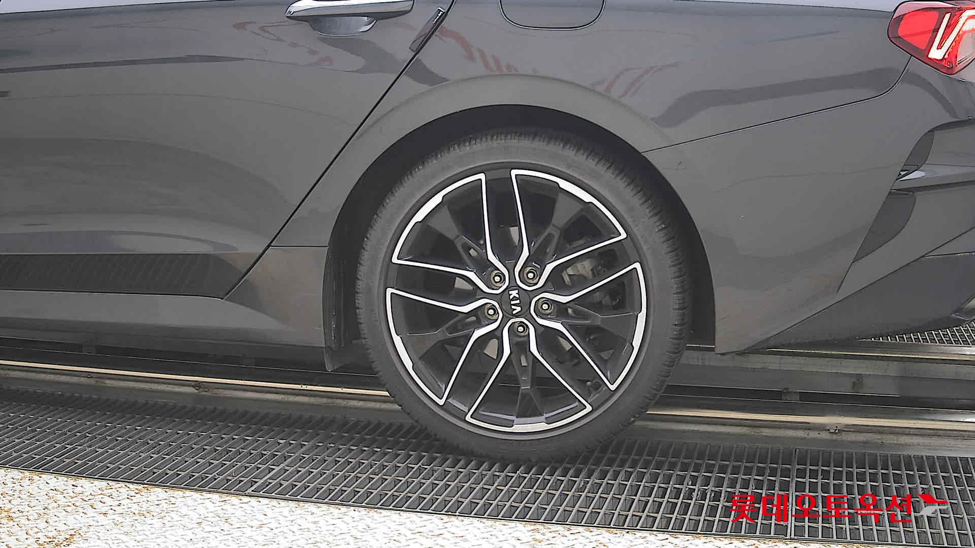 2021 - kia k5