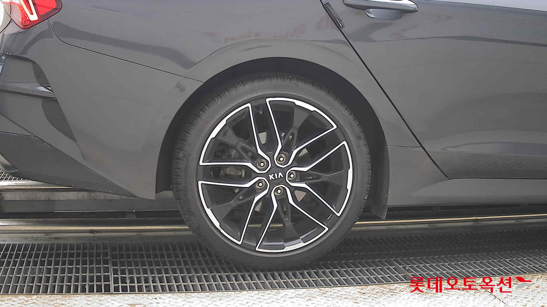 2021 - kia k5