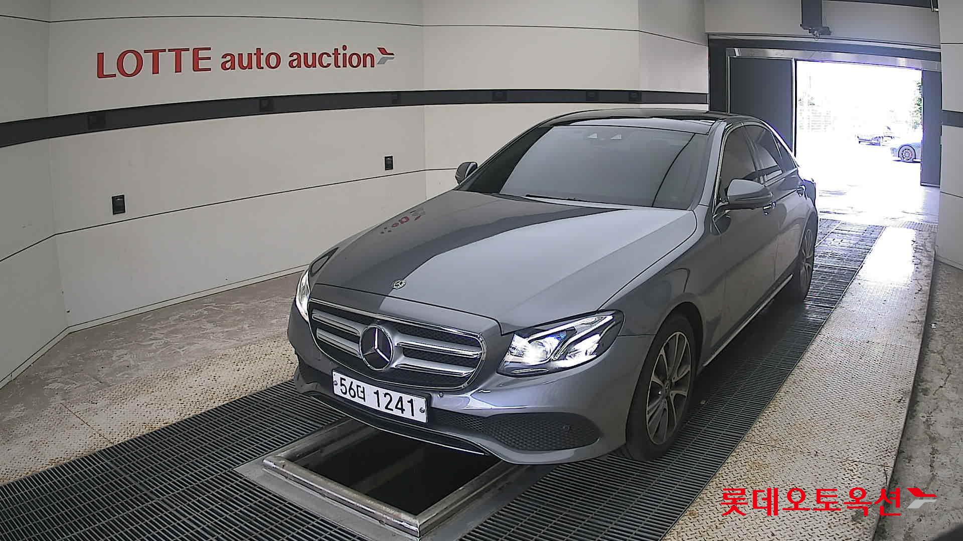 2019 - mercedes-benz e300