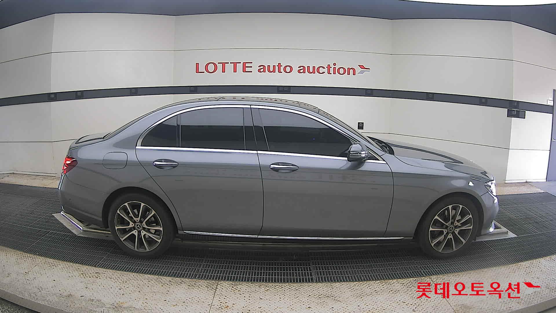 2019 - mercedes-benz e300