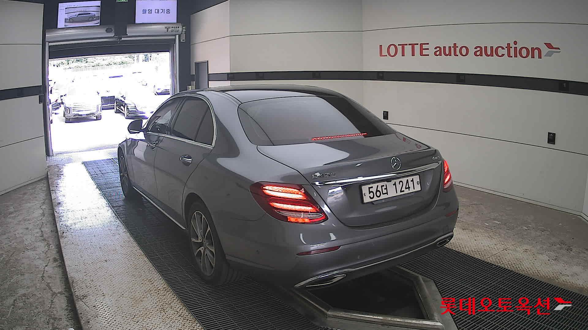 2019 - mercedes-benz e300
