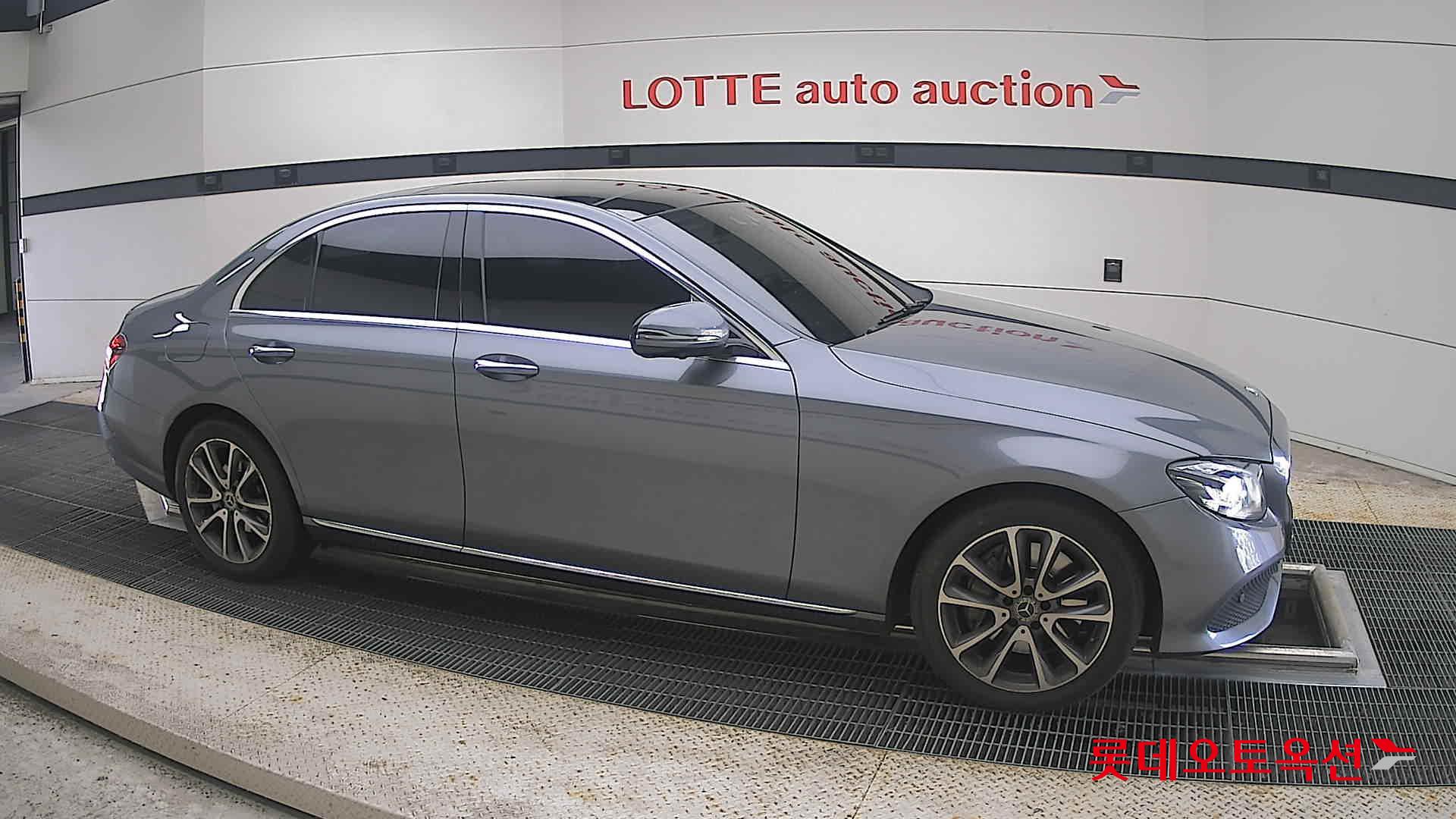 2019 - mercedes-benz e300