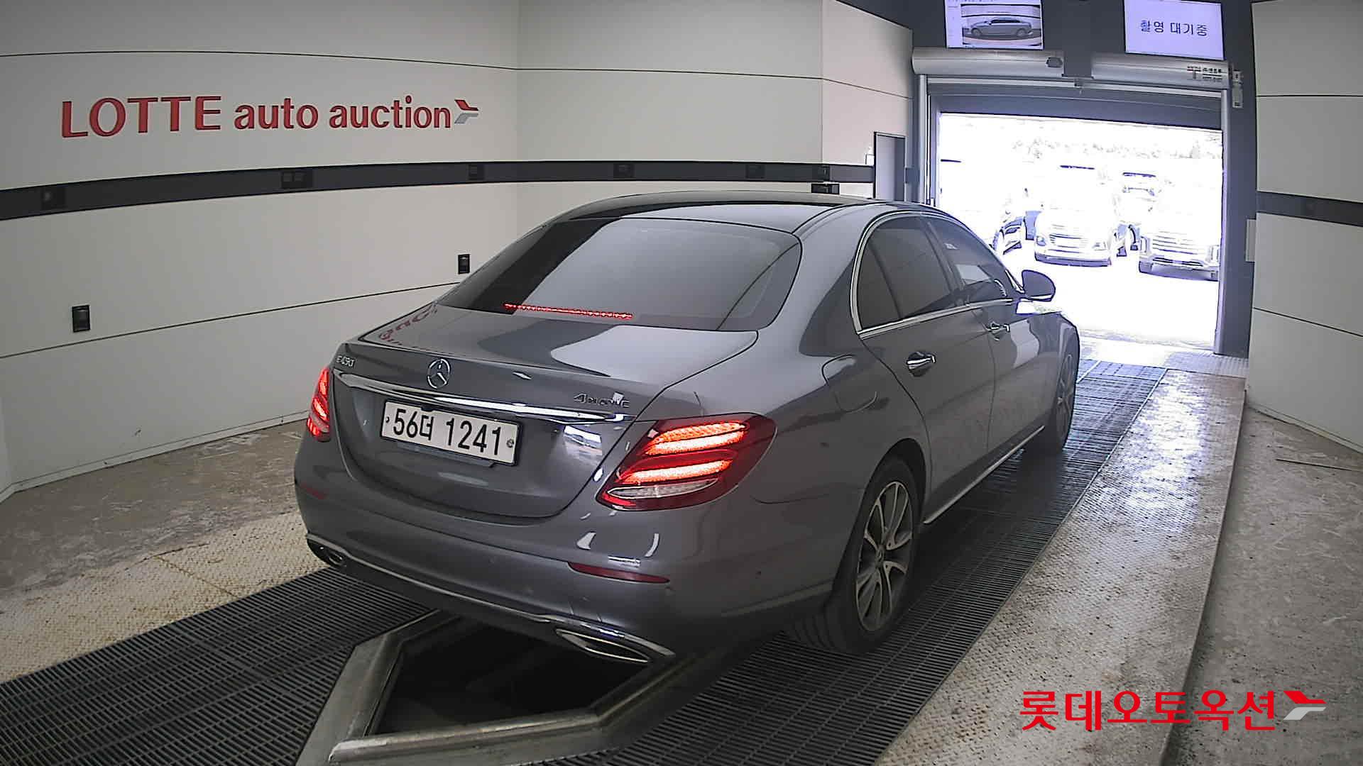 2019 - mercedes-benz e300